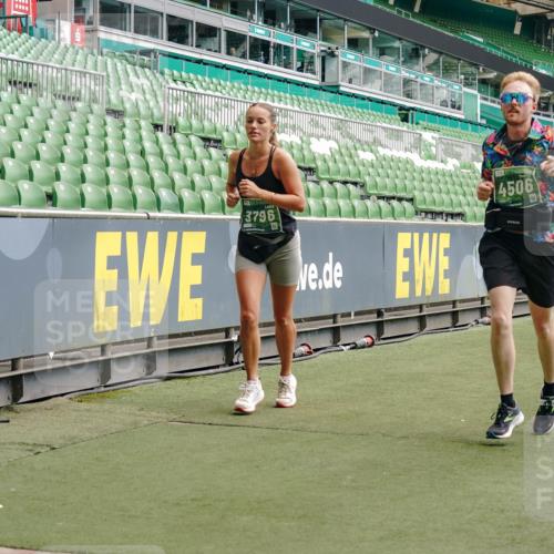 13.09.2026 - 21. swb-Marathon Bremen Michael Burmester http://msf.ph/oto/10439716 13.09.2026 13:06:35 Laufen im Stadion 109, 132, 156, 217, 244, 287, 303, 310, 323, 372, 394, 430, 454, 536, 578, 613, 647, 716, 784, 831, 834, 891, 900, 922, 1073, 1083, 1189, 1205, 1243, 1274, 1308, 1365, 1369, 1380, 1387, 1437, 1533, 1545, 1574, 1581, 1600, 1823, 1841, 1848, 1871, 1909, 1926, 1938, 2070, 2076, 2090, 2219, 2241, 2244, 2265, 2275, 2301, 2310, 2318, 2355, 2356, 2393, 2440, 2464, 2699, 2707, 2721, 2731, 2742, 2764, 2818, 2902, 2911, 2960, 2985, 3030, 3115, 3278, 3444, 3485 meine-sportfotos.de