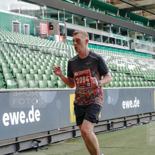 13.09.2026 - 21. swb-Marathon Bremen Michael Burmester http://msf.ph/oto/10439881 13.09.2026 12:41:57 Laufen im Stadion 126, 371, 439, 603, 640, 650, 671, 735, 744, 912, 957, 1009, 1136, 1336, 1381, 1411, 1571, 1614, 1619, 1667, 1712, 1797, 1822, 1850, 1860, 1862, 1930, 2094, 2207, 2986, 3368, 3624, 4399, 4795, 4847, 4936, 5672, 5828, 6198, 6201, 6264, 6929, 6991, 7141, 8065, 8311, 8383, 8394, 9065, 9120, 9329, 277, 346, 466, 658, 895, 901, 1090, 1118, 1248, 1320, 1323, 1472, 1576, 1587, 1604, 1717, 1751, 1758, 1911, 2141, 2352, 2585, 2670, 3080, 3606, 5160, 5163, 5912 meine-sportfotos.de