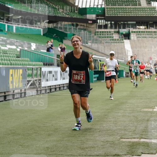 13.09.2026 - 21. swb-Marathon Bremen Michael Burmester http://msf.ph/oto/10439929 13.09.2026 12:42:01 Laufen im Stadion 126, 371, 439, 603, 640, 650, 671, 735, 744, 749, 912, 957, 1009, 1224, 1336, 1381, 1411, 1571, 1614, 1619, 1667, 1712, 1797, 1822, 1850, 1862, 1930, 2094, 2207, 2986, 3368, 3624, 4399, 4795, 4847, 4936, 5672, 5828, 6198, 6264, 6929, 6991, 7141, 8065, 8311, 8383, 8394, 9065, 9120, 9329, 277, 346, 895, 901, 1090, 1118, 1248, 1320, 1323, 1472, 1576, 1587, 1604, 1717, 1751, 1758, 1911, 2141, 2352, 2585, 2670, 3080, 3606, 5160, 5163, 5912 meine-sportfotos.de