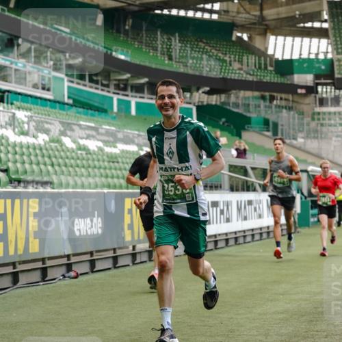 13.09.2026 - 21. swb-Marathon Bremen Michael Burmester http://msf.ph/oto/10440146 13.09.2026 12:42:07 Laufen im Stadion 371, 439, 603, 650, 744, 749, 957, 1009, 1223, 1224, 1336, 1381, 1411, 1571, 1614, 1619, 1667, 1712, 1745, 1797, 1822, 1850, 1862, 2094, 2207, 2986, 3368, 3624, 4399, 4795, 4847, 4936, 5672, 5828, 6198, 6264, 6929, 6991, 7141, 8065, 8311, 8383, 8394, 8994, 9065, 9120, 277, 346, 807, 895, 901, 1090, 1118, 1248, 1320, 1323, 1472, 1576, 1587, 1604, 1717, 1751, 1758, 1911, 2141, 2352, 2585, 2670, 3080, 3606, 5160, 5163, 5912 meine-sportfotos.de