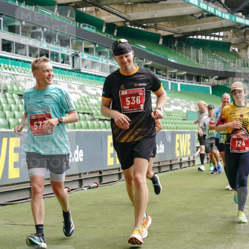 13.09.2026 - 21. swb-Marathon Bremen Michael Burmester http://msf.ph/oto/10440263 13.09.2026 13:06:44 Laufen im Stadion 109, 132, 156, 217, 244, 287, 303, 310, 372, 394, 430, 454, 489, 578, 607, 613, 716, 784, 831, 834, 846, 891, 900, 922, 1083, 1189, 1205, 1243, 1274, 1308, 1365, 1369, 1380, 1387, 1437, 1533, 1545, 1574, 1581, 1600, 1823, 1841, 1848, 1854, 1871, 1909, 1926, 1938, 2070, 2076, 2090, 2219, 2241, 2244, 2265, 2275, 2283, 2301, 2310, 2318, 2355, 2356, 2393, 2440, 2464, 2699, 2707, 2721, 2731, 2755, 2818, 2902, 2911, 2960, 3115, 3278, 3444, 3485 meine-sportfotos.de