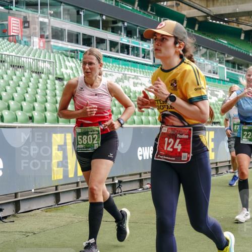 13.09.2026 - 21. swb-Marathon Bremen Michael Burmester http://msf.ph/oto/10440409 13.09.2026 13:06:46 Laufen im Stadion 109, 132, 156, 217, 244, 287, 303, 310, 372, 394, 430, 454, 489, 578, 607, 613, 682, 716, 784, 831, 834, 846, 891, 900, 922, 1083, 1189, 1205, 1274, 1308, 1365, 1369, 1380, 1387, 1437, 1533, 1545, 1574, 1581, 1600, 1823, 1841, 1848, 1854, 1871, 1909, 1926, 1938, 2070, 2076, 2090, 2219, 2244, 2265, 2275, 2283, 2301, 2310, 2318, 2355, 2356, 2393, 2440, 2464, 2699, 2707, 2721, 2731, 2755, 2818, 2902, 2911, 2960, 3115, 3444, 3485 meine-sportfotos.de