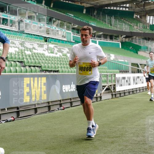 13.09.2026 - 21. swb-Marathon Bremen Michael Burmester http://msf.ph/oto/10440424 13.09.2026 10:27:35 Laufen im Stadion 10096, 10142, 10172, 10189, 10210, 10214, 10223, 10231, 10269, 10270, 10289, 10293, 10310, 10318, 10319, 10329, 10352, 10393, 10436, 10445, 10447, 10464, 10489, 10504, 10508, 10514, 10536, 10541, 10566, 10583, 10594, 10628, 10638, 10735, 10744, 10770, 10807, 10814, 10846, 10860, 10866, 10873, 10897, 10898, 10917, 10956, 10992, 11015, 11060, 11063, 11076, 11092, 11110, 11111, 11130, 11135, 11148, 11155, 11193, 11199, 11209, 11232, 11279 meine-sportfotos.de