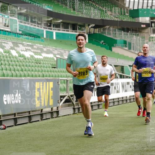 13.09.2026 - 21. swb-Marathon Bremen Michael Burmester http://msf.ph/oto/10440461 13.09.2026 10:27:37 Laufen im Stadion 10096, 10142, 10172, 10189, 10210, 10214, 10223, 10231, 10269, 10270, 10289, 10293, 10310, 10318, 10319, 10329, 10352, 10393, 10436, 10445, 10464, 10489, 10504, 10508, 10514, 10536, 10541, 10566, 10583, 10594, 10628, 10638, 10655, 10735, 10744, 10770, 10807, 10814, 10846, 10860, 10866, 10873, 10897, 10898, 10917, 10956, 10992, 11015, 11060, 11063, 11076, 11087, 11092, 11110, 11111, 11130, 11135, 11148, 11193, 11199, 11209, 11232, 11279 meine-sportfotos.de