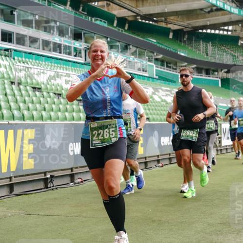 13.09.2026 - 21. swb-Marathon Bremen Michael Burmester http://msf.ph/oto/10440505 13.09.2026 13:06:47 Laufen im Stadion 109, 132, 156, 217, 244, 287, 303, 310, 372, 394, 430, 454, 489, 578, 607, 613, 682, 716, 784, 831, 834, 846, 891, 900, 922, 1083, 1189, 1205, 1274, 1365, 1369, 1380, 1387, 1437, 1533, 1545, 1574, 1581, 1600, 1823, 1841, 1848, 1854, 1871, 1909, 1926, 1938, 2070, 2076, 2090, 2219, 2244, 2265, 2275, 2283, 2310, 2318, 2355, 2356, 2393, 2440, 2464, 2699, 2707, 2721, 2731, 2755, 2818, 2902, 2911, 2960, 3115, 3444, 3485 meine-sportfotos.de