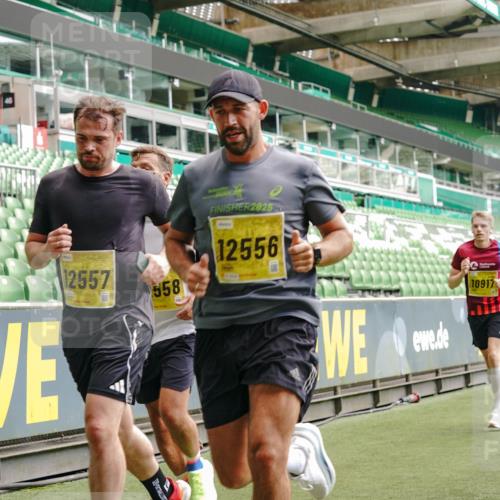 13.09.2026 - 21. swb-Marathon Bremen Michael Burmester http://msf.ph/oto/10440634 13.09.2026 10:27:42 Laufen im Stadion 10096, 10142, 10172, 10189, 10210, 10214, 10223, 10231, 10269, 10270, 10289, 10293, 10294, 10310, 10318, 10319, 10329, 10352, 10393, 10436, 10445, 10464, 10489, 10504, 10508, 10514, 10536, 10541, 10544, 10566, 10583, 10594, 10628, 10638, 10655, 10735, 10744, 10770, 10807, 10814, 10846, 10860, 10873, 10897, 10898, 10917, 10956, 10992, 11060, 11063, 11076, 11087, 11092, 11110, 11111, 11130, 11135, 11148, 11170, 11193, 11279 meine-sportfotos.de