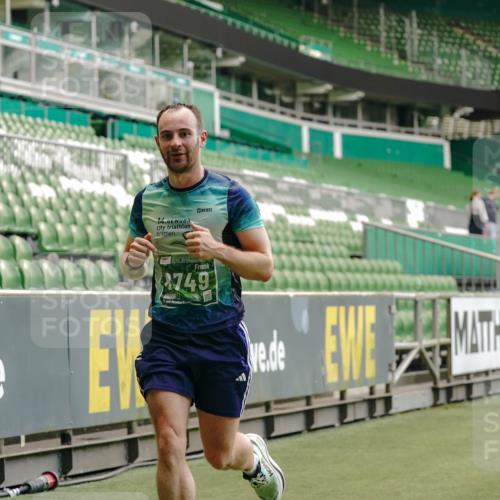 13.09.2026 - 21. swb-Marathon Bremen Michael Burmester http://msf.ph/oto/10440681 13.09.2026 12:42:23 Laufen im Stadion 439, 650, 749, 957, 1009, 1223, 1224, 1411, 1562, 1614, 1619, 1667, 1712, 1745, 1797, 1822, 1850, 1862, 1879, 2094, 2207, 2651, 2986, 3251, 3368, 3584, 3624, 4096, 4399, 4795, 4847, 5316, 5663, 5672, 5828, 6198, 6264, 6929, 6991, 7141, 8065, 8311, 8383, 8394, 8749, 8994, 9065, 9120, 9200, 9533, 277, 346, 807, 895, 901, 1118, 1248, 1320, 1323, 1472, 1576, 1587, 1604, 1717, 1751, 1758, 1911, 2141, 2352, 2670, 3080, 3606, 5160, 5163, 5912 meine-sportfotos.de