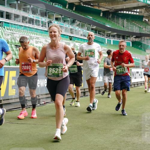 13.09.2026 - 21. swb-Marathon Bremen Michael Burmester http://msf.ph/oto/10440776 13.09.2026 13:06:51 Laufen im Stadion 109, 132, 156, 217, 244, 287, 303, 310, 372, 394, 430, 454, 489, 578, 607, 613, 682, 716, 784, 831, 834, 846, 891, 900, 922, 1083, 1173, 1189, 1205, 1274, 1364, 1365, 1369, 1380, 1387, 1437, 1532, 1533, 1545, 1574, 1581, 1600, 1823, 1841, 1848, 1854, 1871, 1909, 1926, 1938, 2070, 2076, 2090, 2219, 2244, 2265, 2275, 2283, 2310, 2318, 2355, 2356, 2393, 2440, 2464, 2699, 2707, 2721, 2731, 2755, 2818, 2902, 2911, 2949, 2960, 3115, 3485 meine-sportfotos.de