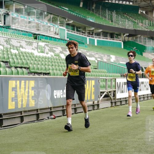 13.09.2026 - 21. swb-Marathon Bremen Michael Burmester http://msf.ph/oto/10440878 13.09.2026 10:27:47 Laufen im Stadion 10096, 10142, 10172, 10189, 10214, 10223, 10231, 10269, 10270, 10289, 10293, 10294, 10310, 10316, 10318, 10319, 10329, 10352, 10393, 10436, 10445, 10464, 10489, 10504, 10508, 10514, 10536, 10538, 10541, 10544, 10566, 10583, 10594, 10628, 10638, 10655, 10709, 10744, 10770, 10807, 10814, 10846, 10860, 10873, 10897, 10898, 10917, 10956, 10992, 10993, 11058, 11060, 11063, 11076, 11087, 11092, 11110, 11111, 11130, 11135, 11148, 11170, 11193, 11279 meine-sportfotos.de