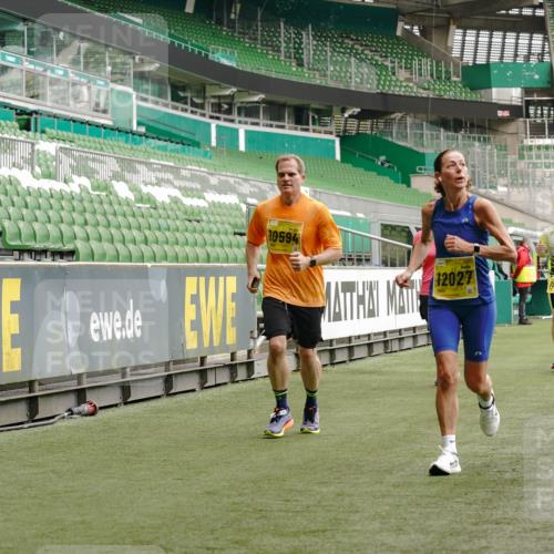 13.09.2026 - 21. swb-Marathon Bremen Michael Burmester http://msf.ph/oto/10440987 13.09.2026 10:27:49 Laufen im Stadion 10096, 10142, 10172, 10189, 10214, 10223, 10231, 10269, 10270, 10289, 10293, 10294, 10310, 10316, 10318, 10319, 10329, 10352, 10393, 10436, 10445, 10464, 10489, 10504, 10508, 10514, 10536, 10538, 10541, 10544, 10566, 10583, 10594, 10628, 10638, 10655, 10709, 10744, 10770, 10807, 10814, 10846, 10860, 10873, 10897, 10898, 10917, 10956, 10992, 10993, 11058, 11060, 11063, 11076, 11087, 11092, 11110, 11111, 11130, 11135, 11148, 11170, 11193, 11279 meine-sportfotos.de