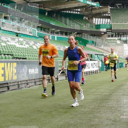 13.09.2026 - 21. swb-Marathon Bremen Michael Burmester http://msf.ph/oto/10441010 13.09.2026 10:27:50 Laufen im Stadion 10096, 10142, 10172, 10189, 10214, 10223, 10231, 10269, 10270, 10289, 10293, 10294, 10310, 10316, 10318, 10319, 10329, 10352, 10393, 10436, 10445, 10464, 10489, 10504, 10508, 10514, 10536, 10538, 10541, 10544, 10566, 10583, 10594, 10628, 10638, 10655, 10709, 10744, 10770, 10807, 10814, 10846, 10860, 10873, 10897, 10898, 10917, 10956, 10992, 10993, 11058, 11060, 11063, 11076, 11087, 11092, 11110, 11111, 11130, 11135, 11148, 11170, 11193, 11279 meine-sportfotos.de