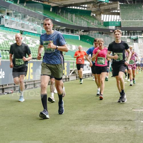 13.09.2026 - 21. swb-Marathon Bremen Michael Burmester http://msf.ph/oto/10441111 13.09.2026 13:06:56 Laufen im Stadion 109, 132, 156, 217, 287, 303, 310, 372, 394, 430, 454, 489, 578, 607, 613, 682, 716, 784, 809, 831, 834, 846, 891, 900, 922, 1083, 1173, 1189, 1205, 1210, 1274, 1322, 1364, 1365, 1369, 1380, 1387, 1437, 1532, 1533, 1545, 1574, 1581, 1600, 1823, 1841, 1848, 1854, 1871, 1909, 1926, 1938, 2070, 2076, 2090, 2219, 2244, 2265, 2275, 2283, 2310, 2318, 2355, 2356, 2393, 2405, 2440, 2464, 2492, 2565, 2699, 2707, 2721, 2731, 2755, 2818, 2902, 2911, 2949, 2960, 3115 meine-sportfotos.de