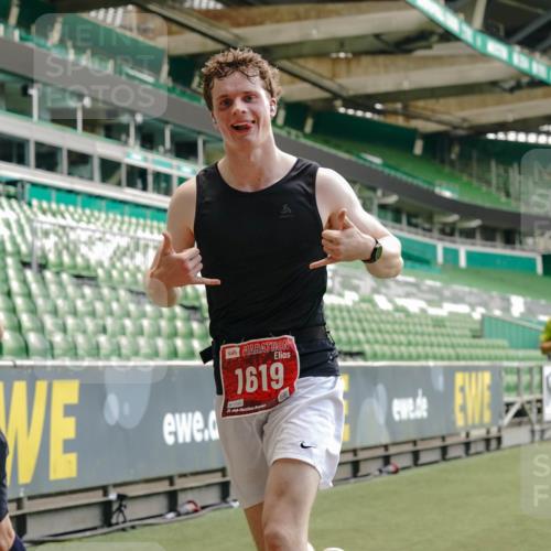13.09.2026 - 21. swb-Marathon Bremen Michael Burmester http://msf.ph/oto/10441116 13.09.2026 12:42:37 Laufen im Stadion 439, 749, 819, 1009, 1223, 1224, 1411, 1562, 1619, 1667, 1712, 1745, 1797, 1822, 1850, 1862, 1879, 1921, 2094, 2207, 2651, 2683, 2986, 3251, 3368, 3584, 3624, 3688, 4096, 4399, 4795, 4847, 5316, 5663, 5672, 5828, 6198, 6264, 6359, 6929, 6991, 7141, 8311, 8383, 8394, 8689, 8749, 8994, 9065, 9120, 9153, 9200, 9533, 9849, 277, 346, 453, 807, 895, 901, 1118, 1248, 1320, 1323, 1472, 1576, 1587, 1717, 1751, 1758, 1911, 2141, 2352, 2670, 3080, 3606, 5160, 5163, 5912 meine-sportfotos.de