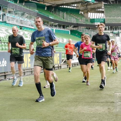 13.09.2026 - 21. swb-Marathon Bremen Michael Burmester http://msf.ph/oto/10441133 13.09.2026 13:06:56 Laufen im Stadion 109, 132, 156, 217, 287, 303, 310, 372, 394, 430, 454, 489, 578, 607, 613, 682, 716, 784, 809, 831, 834, 846, 891, 900, 922, 1083, 1173, 1189, 1205, 1210, 1274, 1322, 1364, 1365, 1369, 1380, 1387, 1437, 1532, 1533, 1545, 1574, 1581, 1600, 1823, 1841, 1848, 1854, 1871, 1909, 1926, 1938, 2070, 2076, 2090, 2219, 2244, 2265, 2275, 2283, 2310, 2318, 2355, 2356, 2393, 2405, 2440, 2464, 2492, 2565, 2699, 2707, 2721, 2731, 2755, 2818, 2902, 2911, 2949, 2960, 3115 meine-sportfotos.de