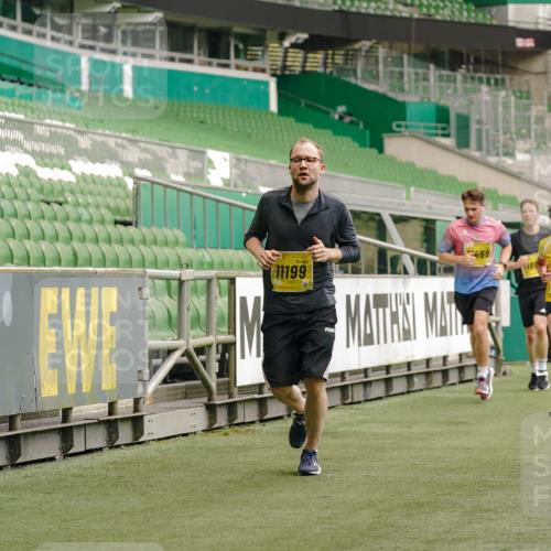 13.09.2026 - 21. swb-Marathon Bremen Michael Burmester http://msf.ph/oto/10441760 13.09.2026 10:28:06 Laufen im Stadion 10096, 10142, 10172, 10189, 10223, 10231, 10267, 10269, 10270, 10289, 10293, 10294, 10310, 10316, 10319, 10329, 10393, 10421, 10464, 10489, 10504, 10508, 10514, 10525, 10538, 10541, 10544, 10566, 10583, 10594, 10628, 10638, 10655, 10709, 10739, 10744, 10770, 10814, 10835, 10846, 10860, 10873, 10876, 10897, 10898, 10910, 10917, 10923, 10956, 10992, 10993, 11005, 11018, 11035, 11058, 11060, 11063, 11076, 11087, 11092, 11110, 11111, 11148, 11170, 11193 meine-sportfotos.de
