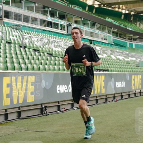 13.09.2026 - 21. swb-Marathon Bremen Michael Burmester http://msf.ph/oto/10441779 13.09.2026 12:43:02 Laufen im Stadion 439, 749, 819, 1009, 1223, 1224, 1562, 1619, 1667, 1712, 1745, 1822, 1850, 1862, 1879, 1921, 2094, 2207, 2651, 2683, 3251, 3368, 3500, 3584, 3624, 3688, 4096, 4847, 5143, 5199, 5316, 5601, 5663, 5672, 5776, 5828, 6264, 6359, 6579, 6929, 6991, 7141, 7170, 7841, 7950, 8311, 8383, 8394, 8689, 8749, 8850, 8994, 9120, 9153, 9200, 9233, 9533, 9849, 277, 453, 807, 862, 901, 1248, 1320, 1323, 1472, 1576, 1587, 1717, 1751, 1758, 1911, 5160, 5163, 5912 meine-sportfotos.de