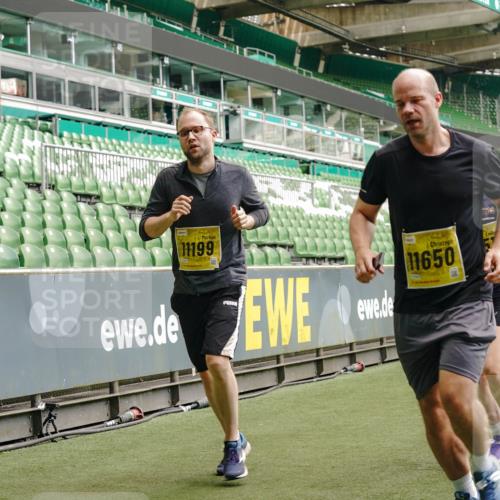 13.09.2026 - 21. swb-Marathon Bremen Michael Burmester http://msf.ph/oto/10441915 13.09.2026 10:28:09 Laufen im Stadion 10096, 10142, 10170, 10172, 10189, 10223, 10231, 10267, 10269, 10270, 10289, 10293, 10294, 10310, 10316, 10319, 10329, 10393, 10421, 10464, 10489, 10504, 10508, 10514, 10525, 10538, 10544, 10566, 10583, 10594, 10628, 10638, 10655, 10709, 10739, 10744, 10770, 10814, 10835, 10846, 10860, 10873, 10876, 10897, 10898, 10910, 10917, 10923, 10956, 10992, 10993, 11005, 11007, 11018, 11035, 11058, 11060, 11063, 11076, 11087, 11092, 11110, 11111, 11148, 11170, 11193 meine-sportfotos.de