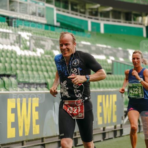 13.09.2026 - 21. swb-Marathon Bremen Michael Burmester http://msf.ph/oto/10442539 13.09.2026 12:43:47 Laufen im Stadion 439, 493, 623, 678, 681, 749, 819, 969, 1009, 1223, 1224, 1335, 1372, 1498, 1562, 1619, 1696, 1712, 1745, 1770, 1879, 1921, 2098, 2207, 2651, 2683, 3251, 3500, 3584, 3688, 4096, 4118, 4328, 4739, 4847, 4904, 5143, 5199, 5316, 5369, 5601, 5663, 5776, 5828, 6359, 6579, 6973, 7015, 7170, 7265, 7841, 7950, 8028, 8311, 8689, 8749, 8850, 8994, 9120, 9137, 9153, 9200, 9233, 9533, 9849, 13063, 13237, 126, 371, 453, 603, 640, 650, 671, 735, 744, 807, 862, 912, 957, 1136 meine-sportfotos.de
