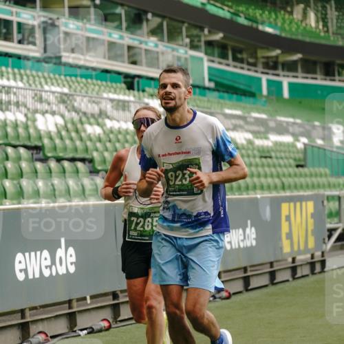 13.09.2026 - 21. swb-Marathon Bremen Michael Burmester http://msf.ph/oto/10442716 13.09.2026 12:43:54 Laufen im Stadion 439, 493, 623, 678, 681, 749, 819, 969, 1009, 1223, 1224, 1301, 1335, 1372, 1498, 1562, 1696, 1712, 1745, 1770, 1879, 1921, 2098, 2207, 2651, 2683, 3251, 3500, 3584, 3688, 4096, 4118, 4328, 4739, 4847, 4904, 5143, 5199, 5316, 5369, 5601, 5663, 5776, 5828, 5996, 6359, 6579, 6973, 7015, 7170, 7265, 7715, 7841, 7950, 8028, 8689, 8749, 8850, 8994, 9120, 9137, 9153, 9200, 9233, 9533, 9849, 13063, 13237, 126, 371, 453, 603, 640, 650, 671, 735, 744, 807, 862, 912, 957, 1136 meine-sportfotos.de