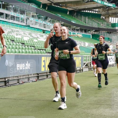 13.09.2026 - 21. swb-Marathon Bremen Michael Burmester http://msf.ph/oto/10442851 13.09.2026 13:07:20 Laufen im Stadion 109, 132, 156, 287, 303, 310, 372, 430, 454, 489, 578, 607, 613, 682, 716, 784, 800, 808, 809, 831, 834, 846, 911, 922, 1083, 1173, 1189, 1205, 1210, 1274, 1322, 1364, 1365, 1369, 1387, 1395, 1437, 1532, 1545, 1574, 1581, 1600, 1823, 1831, 1841, 1848, 1854, 1871, 1909, 1926, 1938, 2003, 2070, 2076, 2090, 2215, 2219, 2275, 2283, 2318, 2355, 2356, 2366, 2393, 2405, 2440, 2492, 2565, 2611, 2699, 2707, 2721, 2731, 2755, 2782, 2802, 2818, 2831, 2866, 2902, 2911, 2949, 2960 meine-sportfotos.de