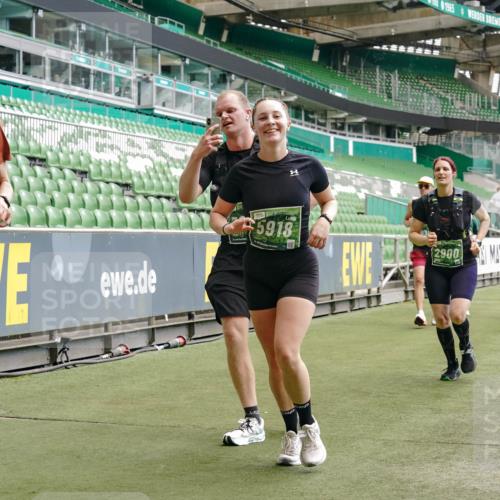 13.09.2026 - 21. swb-Marathon Bremen Michael Burmester http://msf.ph/oto/10442884 13.09.2026 13:07:21 Laufen im Stadion 109, 132, 156, 287, 303, 310, 372, 430, 454, 489, 578, 607, 613, 682, 716, 784, 800, 808, 809, 831, 834, 846, 911, 922, 1083, 1173, 1189, 1205, 1210, 1274, 1285, 1322, 1364, 1365, 1369, 1387, 1395, 1437, 1532, 1545, 1574, 1581, 1600, 1823, 1831, 1841, 1848, 1854, 1871, 1909, 1926, 1938, 2003, 2070, 2090, 2215, 2219, 2275, 2283, 2318, 2355, 2356, 2366, 2393, 2405, 2440, 2492, 2565, 2611, 2699, 2707, 2721, 2731, 2755, 2782, 2802, 2818, 2831, 2866, 2902, 2911, 2949, 2960 meine-sportfotos.de