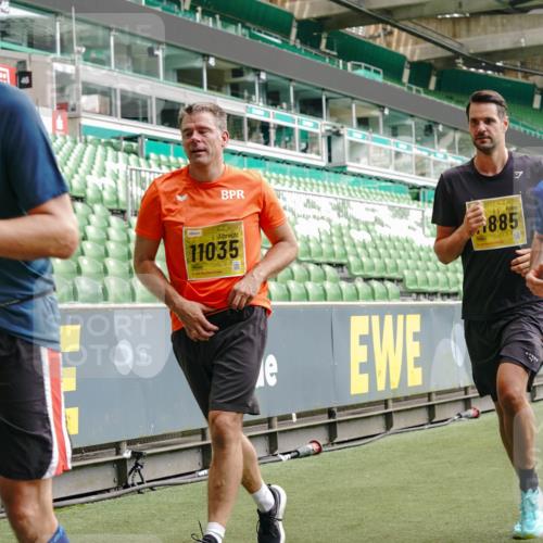 13.09.2026 - 21. swb-Marathon Bremen Michael Burmester http://msf.ph/oto/10443044 13.09.2026 10:28:33 Laufen im Stadion 10142, 10170, 10183, 10189, 10200, 10223, 10267, 10269, 10270, 10293, 10294, 10310, 10316, 10329, 10348, 10381, 10393, 10421, 10426, 10489, 10508, 10525, 10538, 10544, 10566, 10594, 10655, 10709, 10739, 10763, 10770, 10814, 10835, 10840, 10846, 10860, 10876, 10897, 10898, 10910, 10917, 10923, 10993, 11005, 11007, 11018, 11035, 11058, 11060, 11076, 11087, 11092, 11110, 11111, 11148, 11170 meine-sportfotos.de