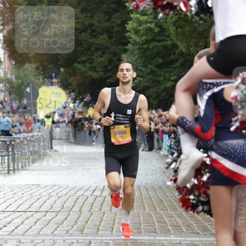 13.09.2026 - Kiel Lauf Yannick Fuchs http://msf.ph/oto/10443077 13.09.2026 11:58:55 Ziel 6694 meine-sportfotos.de