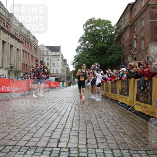 13.09.2026 - Kiel Lauf Yannick Fuchs http://msf.ph/oto/10443151 13.09.2026 11:58:59 Ziel 6694 meine-sportfotos.de