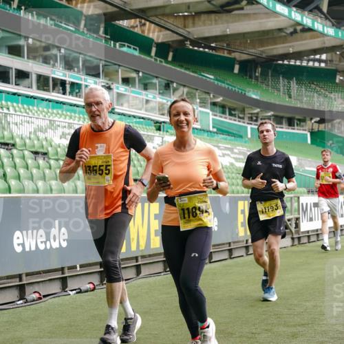 13.09.2026 - 21. swb-Marathon Bremen Michael Burmester http://msf.ph/oto/10443163 13.09.2026 10:28:36 Laufen im Stadion 10142, 10170, 10183, 10189, 10200, 10223, 10267, 10269, 10270, 10293, 10294, 10310, 10316, 10329, 10348, 10381, 10393, 10421, 10426, 10489, 10508, 10525, 10537, 10538, 10544, 10566, 10594, 10655, 10709, 10739, 10763, 10770, 10814, 10835, 10840, 10846, 10860, 10876, 10897, 10898, 10910, 10917, 10923, 10966, 10993, 11005, 11007, 11018, 11035, 11058, 11060, 11076, 11087, 11092, 11110, 11111, 11148, 11170 meine-sportfotos.de