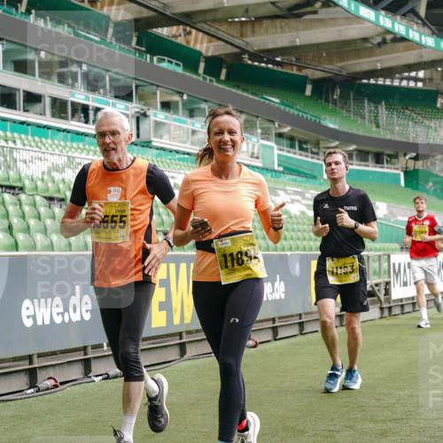 13.09.2026 - 21. swb-Marathon Bremen Michael Burmester http://msf.ph/oto/10443185 13.09.2026 10:28:36 Laufen im Stadion 10142, 10170, 10183, 10189, 10200, 10223, 10267, 10269, 10270, 10293, 10294, 10310, 10316, 10329, 10348, 10381, 10393, 10421, 10426, 10489, 10508, 10525, 10537, 10538, 10544, 10566, 10594, 10655, 10709, 10739, 10763, 10770, 10814, 10835, 10840, 10846, 10860, 10876, 10897, 10898, 10910, 10917, 10923, 10966, 10993, 11005, 11007, 11018, 11035, 11058, 11060, 11076, 11087, 11092, 11110, 11111, 11148, 11170 meine-sportfotos.de