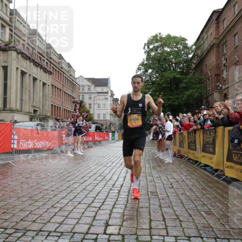 13.09.2026 - Kiel Lauf Yannick Fuchs http://msf.ph/oto/10443195 13.09.2026 11:59:01 Ziel 6694 meine-sportfotos.de
