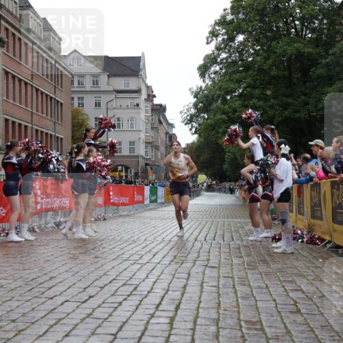 13.09.2026 - Kiel Lauf Yannick Fuchs http://msf.ph/oto/10443331 13.09.2026 12:01:22 Ziel 8803 meine-sportfotos.de