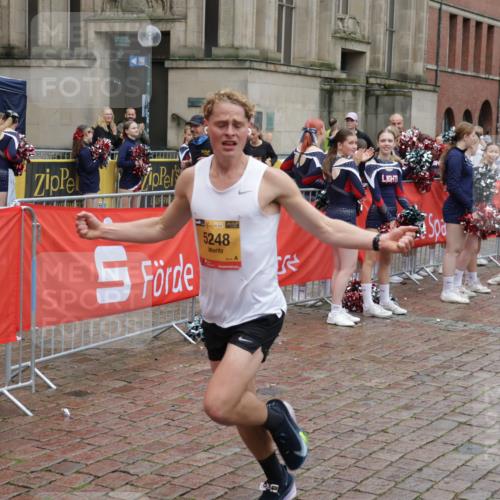 13.09.2026 - Kiel Lauf Yannick Fuchs http://msf.ph/oto/10443519 13.09.2026 12:07:03 Ziel 12078, 2875, 5248 meine-sportfotos.de