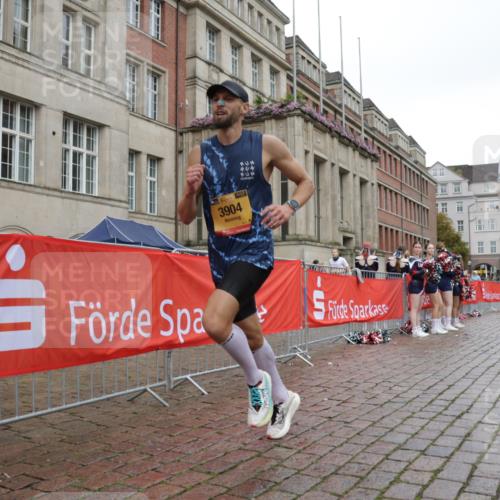 13.09.2026 - Kiel Lauf Yannick Fuchs http://msf.ph/oto/10443663 13.09.2026 12:09:32 Ziel 1201, 3904 meine-sportfotos.de