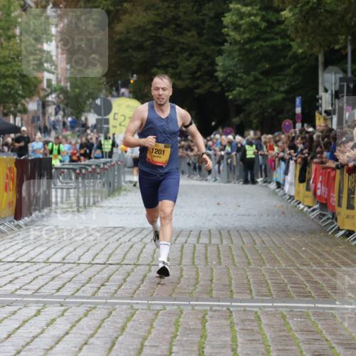 13.09.2026 - Kiel Lauf Yannick Fuchs http://msf.ph/oto/10443678 13.09.2026 12:09:51 Ziel 1201 meine-sportfotos.de