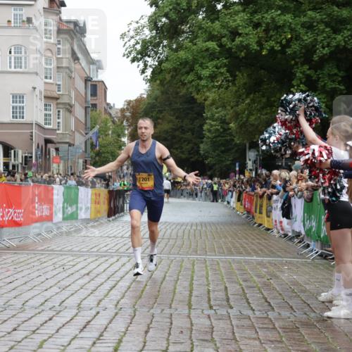 13.09.2026 - Kiel Lauf Yannick Fuchs http://msf.ph/oto/10443697 13.09.2026 12:09:53 Ziel 1201 meine-sportfotos.de