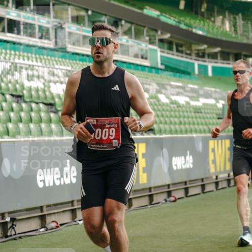 13.09.2026 - 21. swb-Marathon Bremen Michael Burmester http://msf.ph/oto/10443820 13.09.2026 12:44:45 Laufen im Stadion 280, 339, 474, 493, 508, 623, 678, 681, 715, 788, 819, 969, 1264, 1301, 1335, 1372, 1498, 1696, 1770, 1937, 1975, 2020, 2098, 3092, 3271, 3500, 3609, 4118, 4328, 4739, 4904, 5092, 5143, 5199, 5369, 5601, 5776, 5996, 6579, 6918, 6973, 7015, 7170, 7206, 7265, 7478, 7715, 7841, 7950, 8028, 8054, 8096, 8850, 9070, 9129, 9137, 9153, 9233, 9306, 9583, 9642, 9849, 13063, 13168, 13237, 126, 371, 603, 640, 650, 671, 735, 744, 862, 912, 957, 1136, 1411, 1667, 1822, 1850 meine-sportfotos.de
