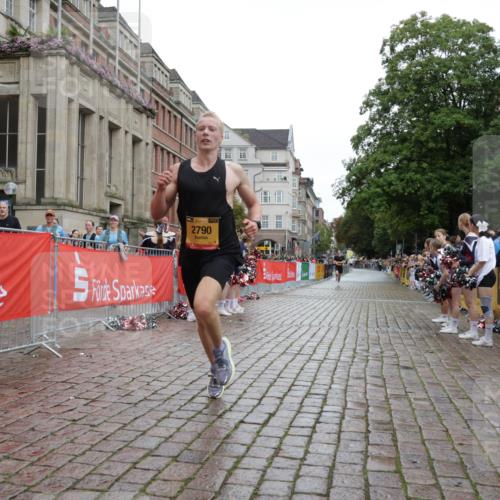 13.09.2026 - Kiel Lauf Yannick Fuchs http://msf.ph/oto/10443885 13.09.2026 12:10:46 Ziel 61, 2077, 2790, 7264, 1373, 1949, 2327, 2457, 4710, 11322, 12191, 61 meine-sportfotos.de