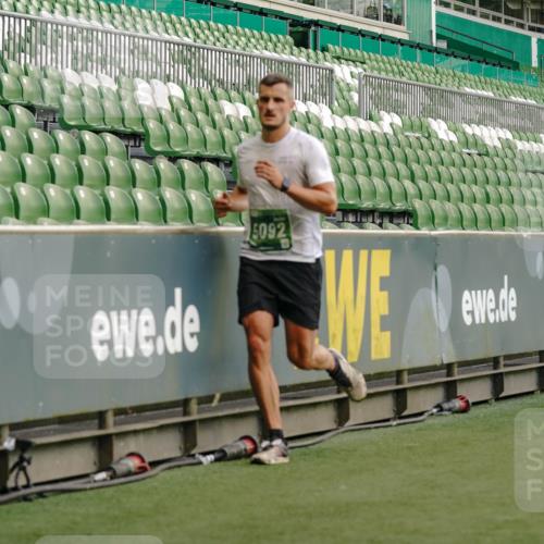 13.09.2026 - 21. swb-Marathon Bremen Michael Burmester http://msf.ph/oto/10443902 13.09.2026 12:44:48 Laufen im Stadion 280, 339, 474, 493, 508, 623, 678, 681, 715, 788, 969, 1264, 1277, 1301, 1335, 1372, 1498, 1696, 1770, 1937, 1975, 2020, 2098, 3092, 3271, 3500, 3609, 4110, 4118, 4328, 4739, 4904, 5092, 5143, 5199, 5369, 5601, 5776, 5996, 6579, 6918, 6973, 7015, 7170, 7206, 7265, 7478, 7715, 7841, 7950, 8028, 8054, 8096, 8850, 9070, 9129, 9137, 9153, 9233, 9306, 9583, 9642, 13063, 13168, 13237, 126, 371, 603, 640, 650, 671, 735, 744, 862, 912, 957, 1136, 1411, 1667, 1822, 1850 meine-sportfotos.de