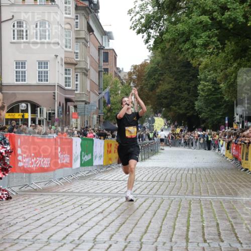 13.09.2026 - Kiel Lauf Yannick Fuchs http://msf.ph/oto/10443904 13.09.2026 12:10:49 Ziel 2457, 61, 2077, 2790, 7264, 1373, 1949, 2327, 4710, 11322, 12191, 61 meine-sportfotos.de