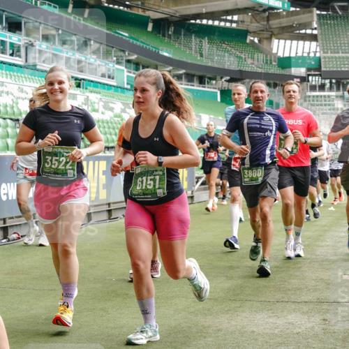13.09.2026 - 21. swb-Marathon Bremen Michael Burmester http://msf.ph/oto/10443923 13.09.2026 13:07:36 Laufen im Stadion 109, 132, 156, 287, 303, 310, 372, 454, 489, 551, 578, 607, 613, 682, 716, 800, 808, 809, 831, 834, 846, 884, 911, 922, 1083, 1173, 1189, 1205, 1210, 1285, 1322, 1364, 1365, 1369, 1387, 1395, 1437, 1532, 1545, 1574, 1600, 1688, 1823, 1831, 1841, 1848, 1854, 1871, 1909, 1926, 1938, 2003, 2041, 2070, 2090, 2215, 2219, 2229, 2275, 2283, 2318, 2356, 2366, 2405, 2440, 2492, 2565, 2611, 2635, 2699, 2707, 2721, 2727, 2731, 2755, 2782, 2802, 2818, 2831, 2866, 2902, 2911, 2949, 2960 meine-sportfotos.de