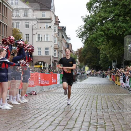 13.09.2026 - Kiel Lauf Yannick Fuchs http://msf.ph/oto/10443929 13.09.2026 12:10:51 Ziel 2457, 2077, 2790, 7264, 1373, 1949, 2327, 4710, 11322, 12191, 61, 2077 meine-sportfotos.de