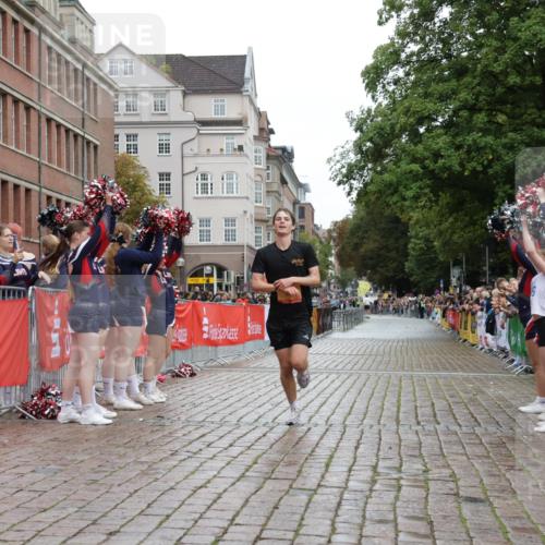 13.09.2026 - Kiel Lauf Yannick Fuchs http://msf.ph/oto/10443939 13.09.2026 12:10:51 Ziel 2457, 2077, 2790, 7264, 1373, 1949, 2327, 4710, 11322, 12191, 61, 2077 meine-sportfotos.de