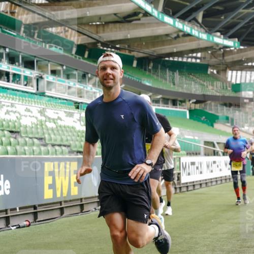 13.09.2026 - 21. swb-Marathon Bremen Michael Burmester http://msf.ph/oto/10443947 13.09.2026 10:28:47 Laufen im Stadion 10142, 10162, 10170, 10183, 10189, 10200, 10223, 10267, 10270, 10293, 10294, 10316, 10329, 10334, 10348, 10381, 10393, 10421, 10426, 10508, 10525, 10537, 10538, 10544, 10594, 10655, 10709, 10739, 10763, 10770, 10814, 10835, 10840, 10846, 10860, 10876, 10910, 10917, 10923, 10966, 10993, 11005, 11007, 11018, 11035, 11058, 11076, 11087, 11092, 11109, 11111, 11148, 11170 meine-sportfotos.de