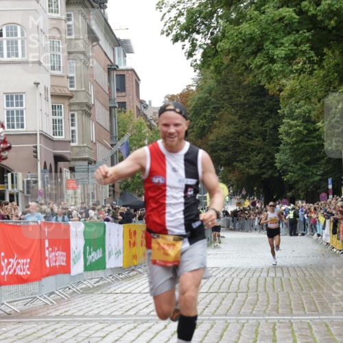 13.09.2026 - Kiel Lauf Yannick Fuchs http://msf.ph/oto/10443971 13.09.2026 12:11:16 Ziel 1373, 1949, 2327, 2457, 4710, 11322, 12191, 2631, 4347 meine-sportfotos.de