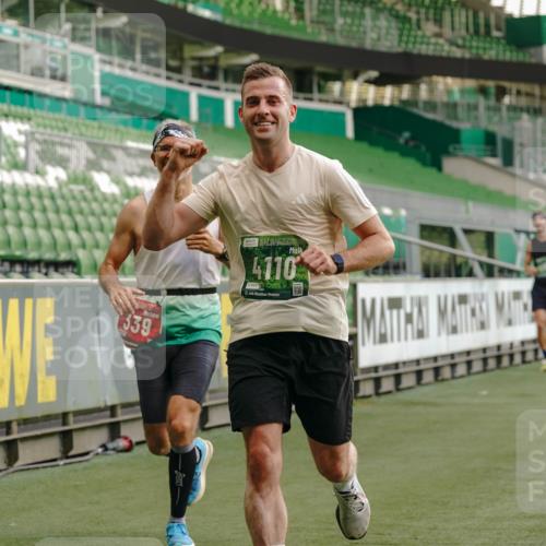 13.09.2026 - 21. swb-Marathon Bremen Michael Burmester http://msf.ph/oto/10444027 13.09.2026 12:44:53 Laufen im Stadion 280, 339, 474, 493, 508, 623, 678, 681, 715, 788, 969, 1264, 1277, 1301, 1335, 1372, 1498, 1696, 1770, 1937, 1975, 2020, 2098, 3092, 3271, 3500, 3609, 4110, 4118, 4328, 4739, 4904, 5092, 5143, 5199, 5369, 5601, 5776, 5996, 6579, 6918, 6973, 7015, 7170, 7206, 7265, 7478, 7715, 7841, 7950, 8028, 8054, 8096, 8850, 8936, 9070, 9129, 9137, 9233, 9306, 9583, 9642, 13063, 13168, 13237, 126, 371, 603, 640, 650, 671, 735, 744, 862, 912, 957, 1136, 1411, 1667, 1822, 1850 meine-sportfotos.de