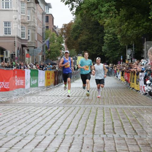 13.09.2026 - Kiel Lauf Yannick Fuchs http://msf.ph/oto/10444251 13.09.2026 12:12:07 Ziel 3730, 4347, 8209, 8609, 8993, 11504, 2631, 4347 meine-sportfotos.de