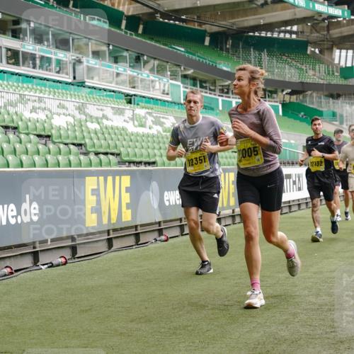 13.09.2026 - 21. swb-Marathon Bremen Michael Burmester http://msf.ph/oto/10444270 13.09.2026 10:28:52 Laufen im Stadion 10162, 10170, 10183, 10189, 10200, 10218, 10223, 10253, 10267, 10270, 10293, 10294, 10316, 10329, 10334, 10348, 10381, 10393, 10421, 10426, 10508, 10525, 10537, 10538, 10544, 10594, 10655, 10709, 10739, 10763, 10770, 10814, 10825, 10835, 10840, 10846, 10860, 10876, 10910, 10917, 10923, 10966, 10993, 11005, 11007, 11018, 11035, 11058, 11076, 11087, 11092, 11109, 11111, 11170 meine-sportfotos.de