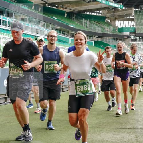 13.09.2026 - 21. swb-Marathon Bremen Michael Burmester http://msf.ph/oto/10444277 13.09.2026 13:07:41 Laufen im Stadion 132, 156, 303, 310, 372, 489, 551, 607, 613, 682, 716, 800, 808, 809, 831, 834, 846, 884, 911, 922, 1083, 1173, 1189, 1205, 1210, 1285, 1289, 1322, 1364, 1365, 1369, 1387, 1395, 1437, 1532, 1545, 1574, 1600, 1688, 1823, 1831, 1841, 1848, 1854, 1871, 1899, 1909, 1926, 1938, 2003, 2041, 2070, 2090, 2215, 2219, 2229, 2275, 2283, 2318, 2356, 2366, 2405, 2440, 2492, 2565, 2611, 2635, 2699, 2707, 2721, 2727, 2731, 2755, 2782, 2802, 2818, 2831, 2866, 2902, 2911, 2949, 2960 meine-sportfotos.de
