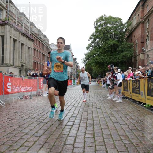 13.09.2026 - Kiel Lauf Yannick Fuchs http://msf.ph/oto/10444285 13.09.2026 12:12:11 Ziel 3730, 8209, 8609, 8993, 11504, 4347 meine-sportfotos.de